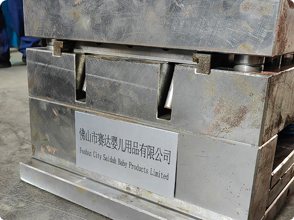 خدمة OEM لزجاجات الأطفال وأدوات التغذية