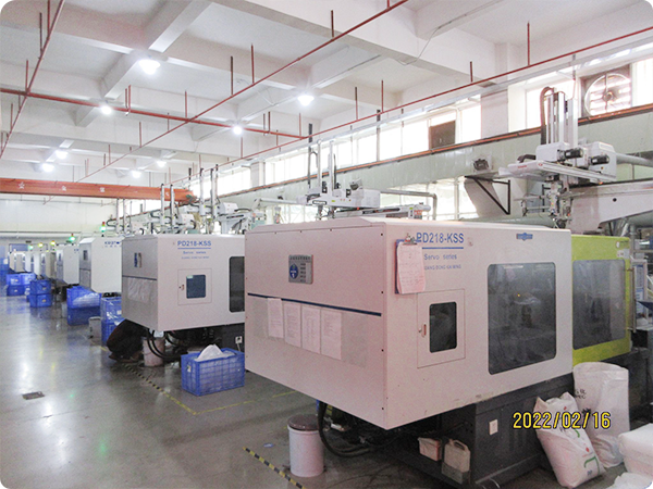 R&D Team تطوير كؤوس Sippy الرضع